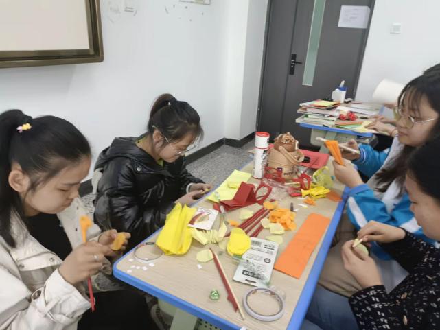“趣味剪纸”大赛