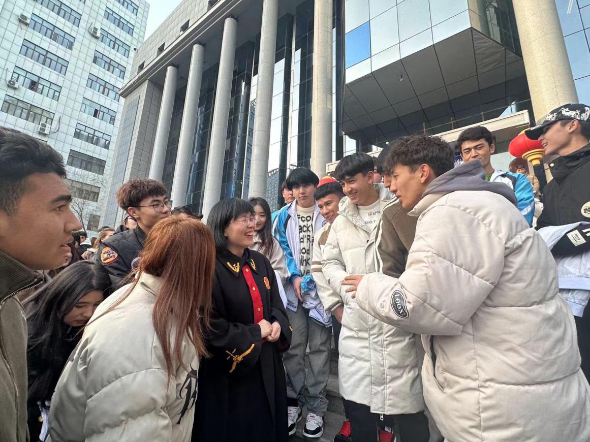 “大力弘扬宪法精神”法院旁听活动